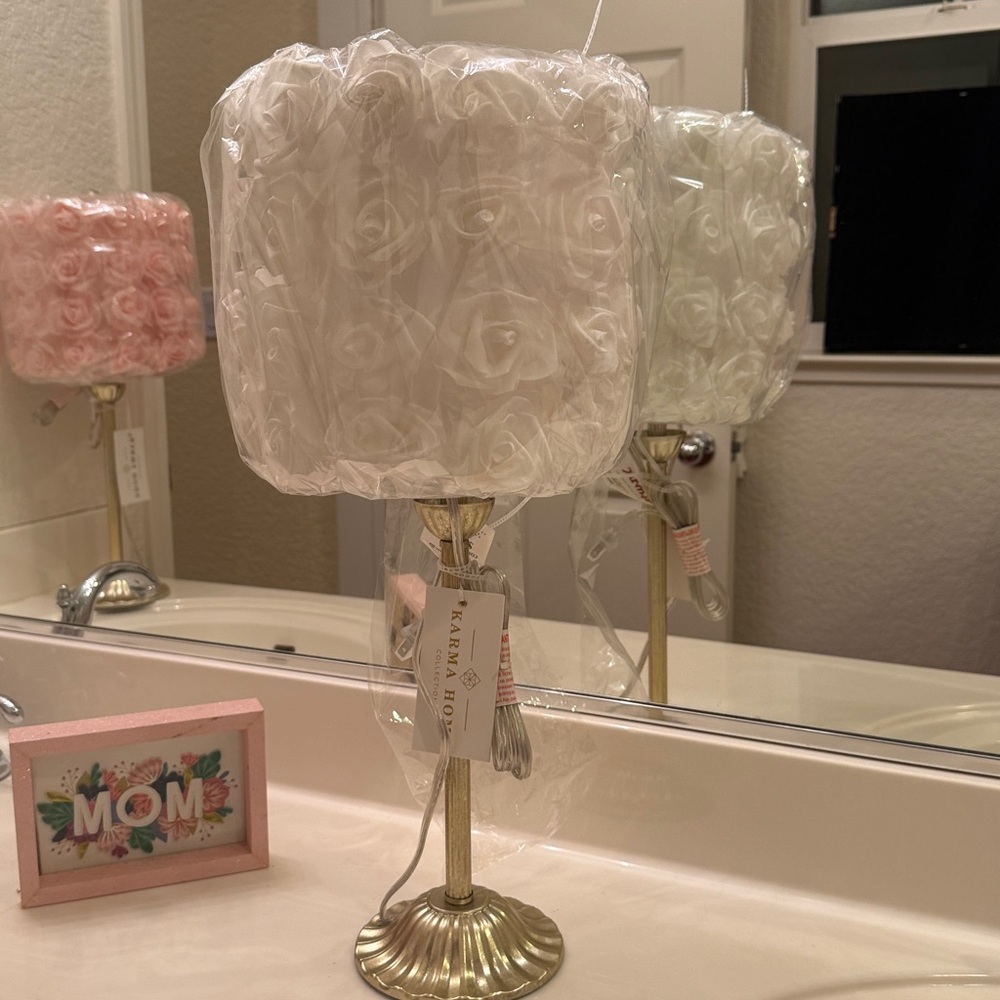 Cottage Core,Whimsical Soft Girl & Soft Boy Aesthetic
White & Pink Rose lamps 2 - Picture 10 of 15